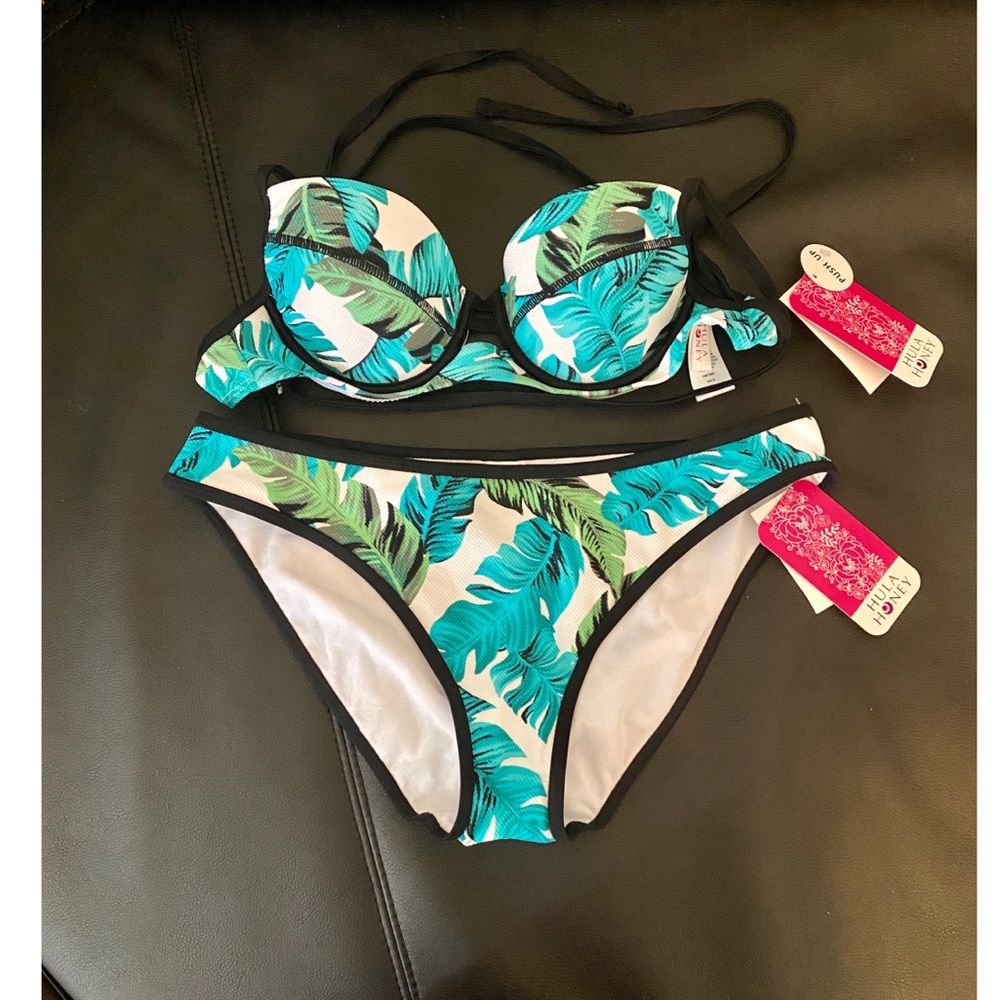❤️❤️ NWT Hula Honey leaf print push up bikini set